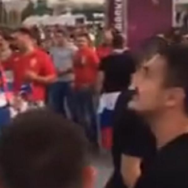 Slovenci i Srbi ponovo udružili snage, "ko ne skače, taj je Hrvat" odjekuje Istanbulom! (VIDEO)