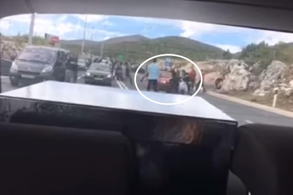 JEZIVO! Krvavi obračun huligana Rijeke i Hajduka, manijak kolima gazio navijače! (VIDEO)