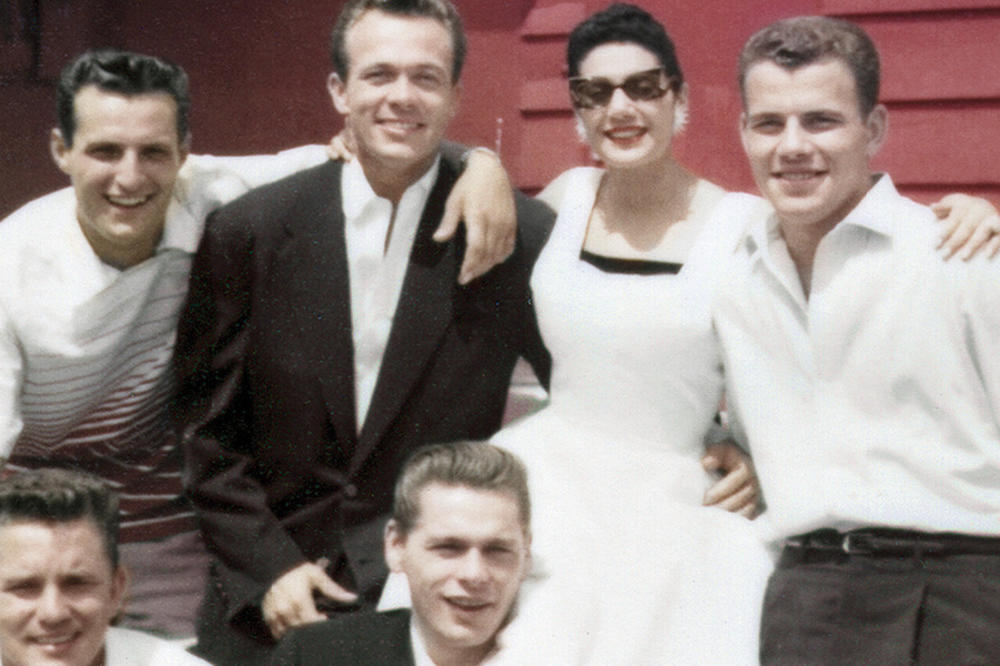 ŽIGOLO OTKRIO SVE PRLJAVE TAJNE! Dokumentarac koji je uzdrmao SVET: Spavao sam sa šefom FBI, bio je u haljini