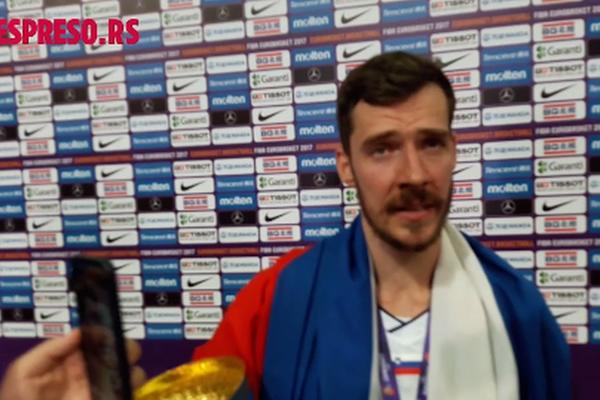 RAZBUCAO NAS JE, NEMA ŠTA: Dragić otkrio zašto nije igrao u završnici, pa gospodski čestitao Srbiji, a posebno Bogdanu! (VIDEO)