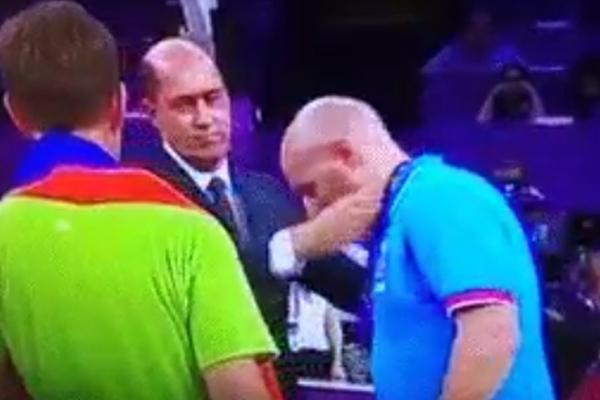 SAMO SE OKRENUO: Sale Đorđević najstrašnije iskulirao Anu Brnabić! (VIDEO)