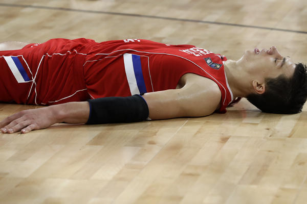 NI LUČIĆ NIJE MOGAO DA PREĆUTI NA POMEN SUDIJA: Nemam drugo objašnjenje! Čestitam Slovencima, ali taj faul u napadu?!