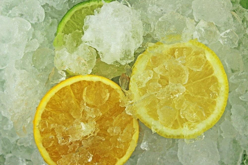 Zbog čega svi zamrzavaju limun i zašto bi i vi to trebalo da radite? (FOTO) (GIF)