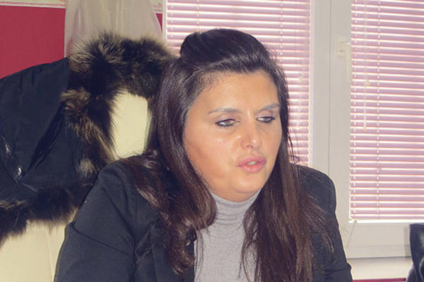 PRIMALA JE POKLONE I MITO DA NE BI RADILA SVOJ POSAO: Uhapšena inspektorka i bivša direktorka Doma srednjoškolaca!