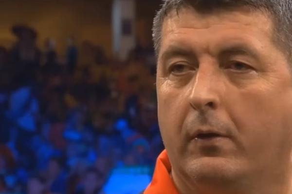 Rođen u Srbiji, nadimak mu je "Nežni", mnogo je specifičan i postao je evropski šampion u pikadu! (VIDEO)