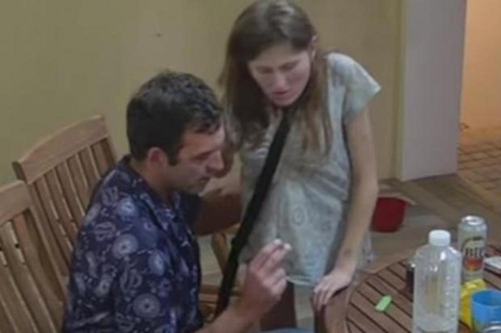 POTRESNI DETALJI IZ ŽIVOTA MARKA I DIVNE! Komšije otkrile užasne stvari: On je SIROČE i morao je da OŽENI Divnu...