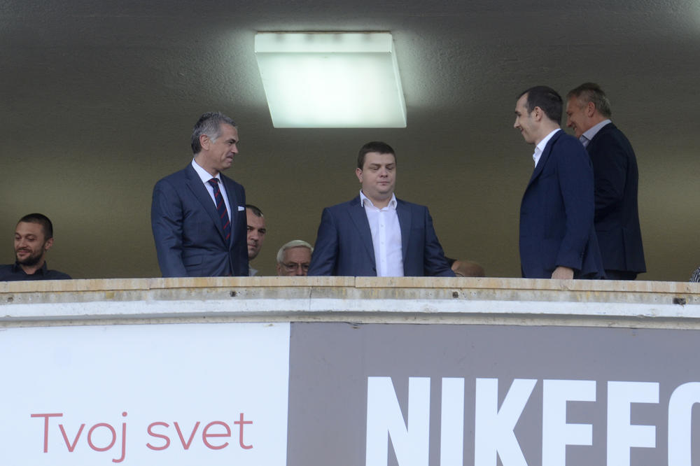 Terzić upao u restoran kod čelnika Partizana: Vučela ga prozvao da plati večeru, a onda je Vazura ispalio opasnu foru i svi su popadali!