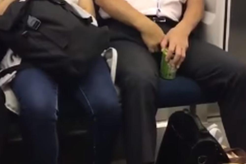 трутся девушек в общественном. трется попкой в транспорте. грудь в маршрутке. трется в метро. лапаю девушку в автобусе.