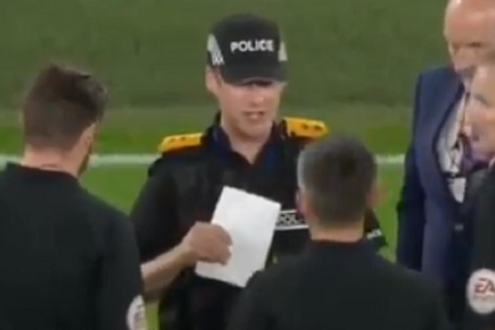 Do sada neviđeno! Policajac odredio na koji gol će se šutirati penali u Liga kupu Engleske! (FOTO) (VIDEO)