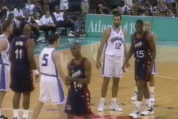 PREPOZNAJETE LI SVE TE ASOVE? Jedna od najjačih fotki u istoriji srpske košarke nastala je na pripremama ekipe od koje je i Drim tim strahovao! (FOTO) (VIDEO)