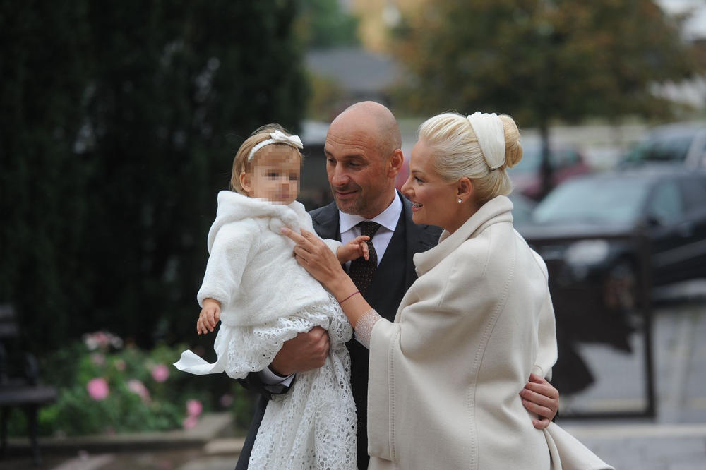 Ilda krstila ćerkicu, a njen otac se nije pojavio: Brak Šabana i Goce u krizi, svi se pitaju šta se dešava?! (FOTO)