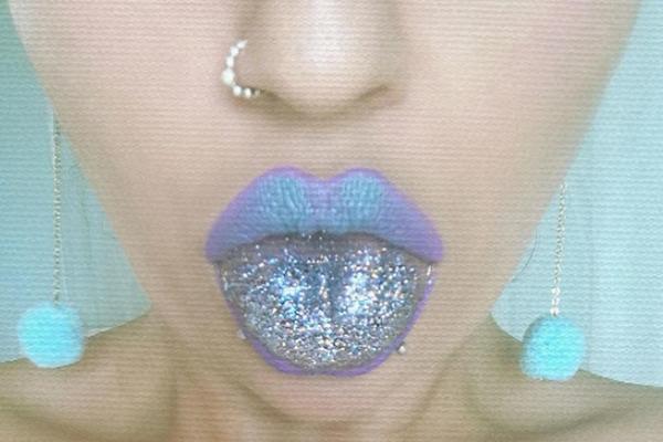 MA KAKVI KARMINI, KAKVI BAKRAČI! Novi trend zaludeo je Instagram: Da, dobro vidite, reč je o ŠLJOKICAMA NA JEZIKU! (FOTO)