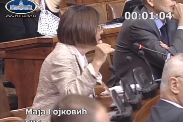 MAJINA DRAMA: Pogledajte zašto je Gojković U SUZAMA napustila Skupštinu (VIDEO)