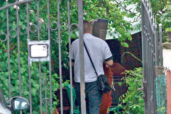 MARJANOVIĆI UNIŠTAVALI DOKAZE?! Nove pločice zamenili parketom, urolali tepih, a DOK JE TRAJALA POTRAGA PRALI VEŠ! (FOTO)