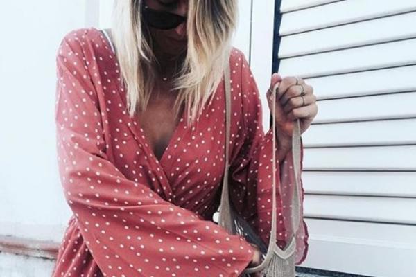 KOŠTA 101 DINAR, praktična je i izgleda fenomenalno: OVA TORBICA JE APSOLUTNI HIT i san svake žene! (FOTO)