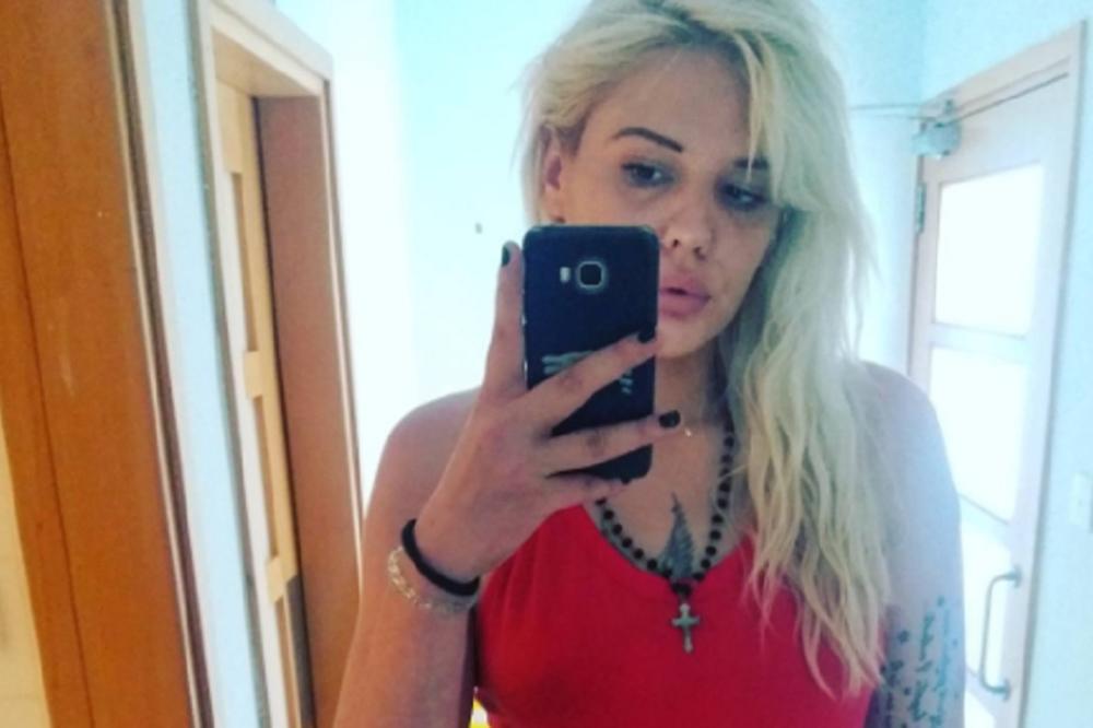 Umesto upale mišića, lepa košarkašica Kraljeva je usred treninga dobila ponudu za brak koju nije mogla da odbije! (FOTO)