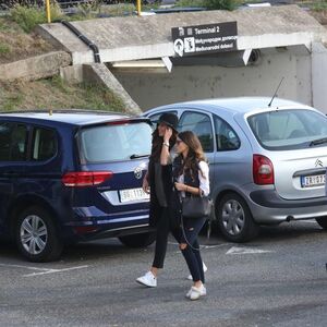 Ana Ivanović USLIKANA NA "BUVLJAKU" Društvo joj pravila bivša žena omiljenog glumca: Ne zna se koja VIŠE DOMINIRA!