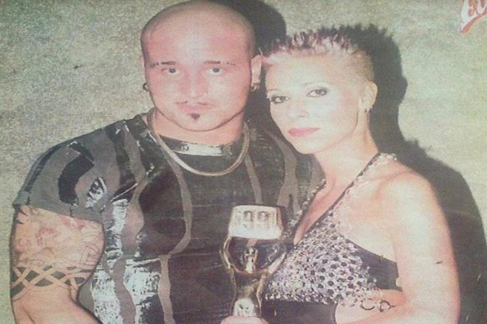 NOĆAS SAM SANJAO PLAVOG SLONA... Šta se dogodilo sa bratom i sestrom iz grupe TWINS ?! Kao da su u zemlju propali! (FOTO)