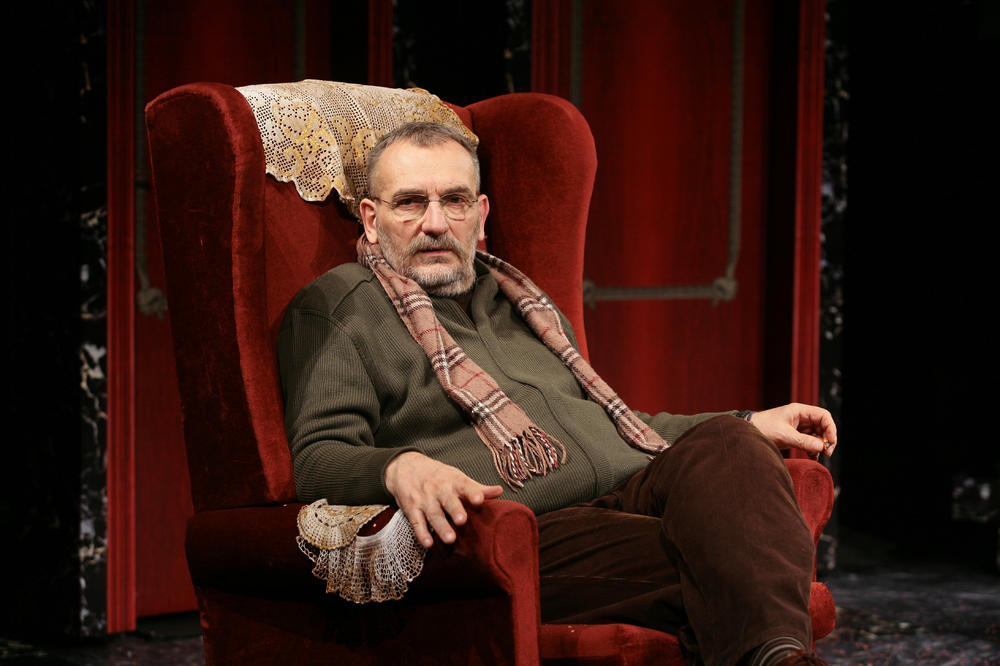 ŽELIM VAM DA UPOZNATE PRAVO PRVE BRAČNE NOĆI I UGODAN BORAVAK NA KOCU: Da li je Siniša Kovačević preterao?