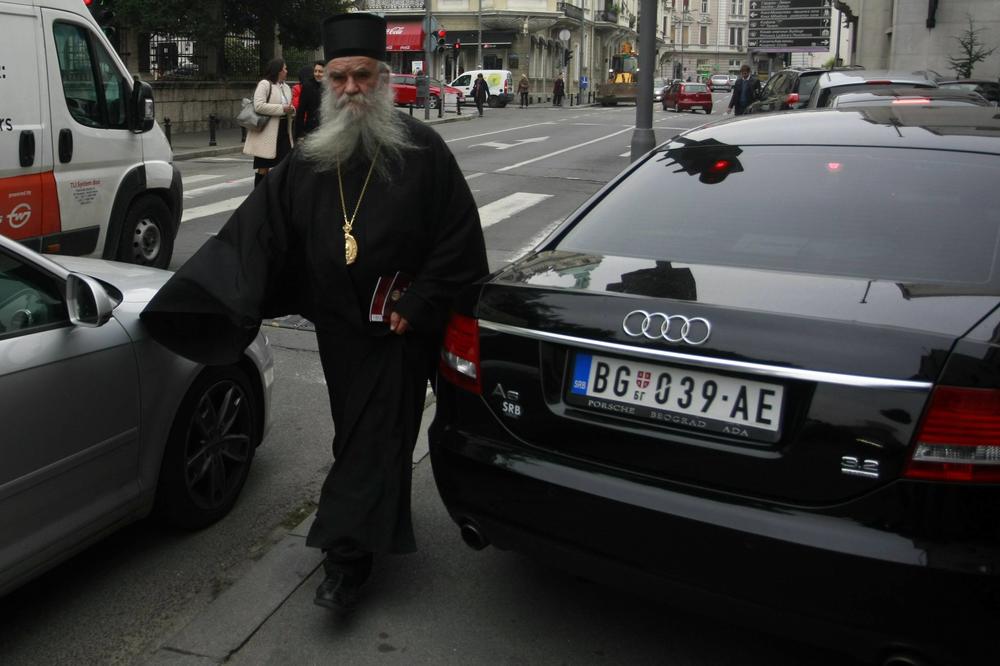 CRNOGORCE JE POREDIO SA MALOUMNIM ŽIVOTINJAMA, PA POPIO KRIVIČNU: Mitropolit Amfiohije će odgovarati zbog svojih reči!
