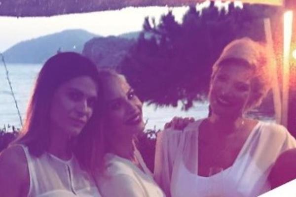 PRVI SNIMAK SA NATAŠINOG VENČANJA! Mlada izgledala kao milion dolara, ali i zvanice su  morale posebno da se obuku! (FOTO)(VIDEO)