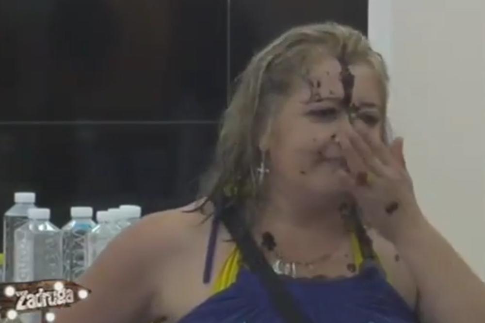 UZELA SAM ŠRAFCIGER, BILA SAM SPREMNA DA SE POVREDIM... Strašna Smiljina ispovest o pokušaju samoubistva (FOTO)