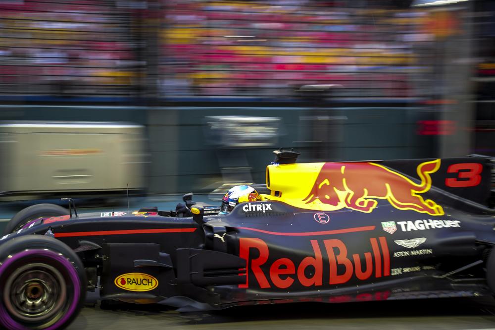 Naše ime je Bond! Red Bond!