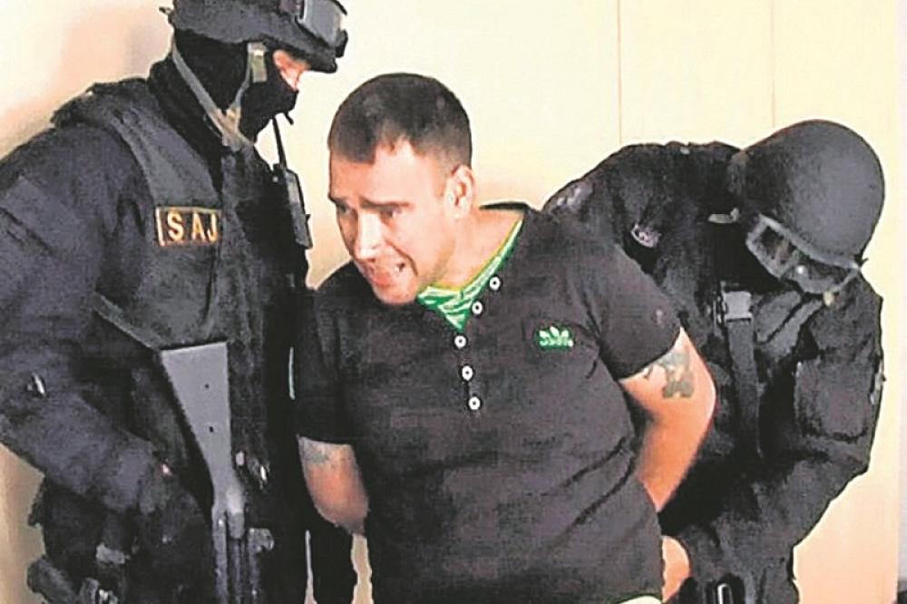 POZOVITE GA DOK JE JOŠ ŽIV, UBIJAJU ADVOKATE, UBIJAJU SVE! Pitbul predosećao da će mu ubiti brata?!