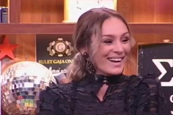 NJOJ JE SMEŠNO? RASTURILA BRAK da bi udala ćerku i silno se zabavlja dok neko DRUGI PATI! (VIDEO)