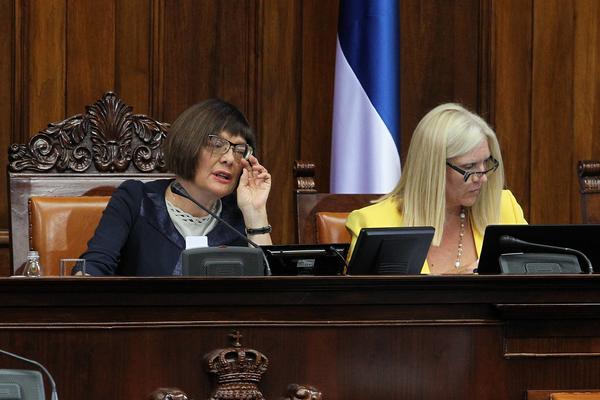 MAJA GOJKOVIĆ SAZVALA SEDNICU! Evo zašto će parlament VANREDNO zasedati!