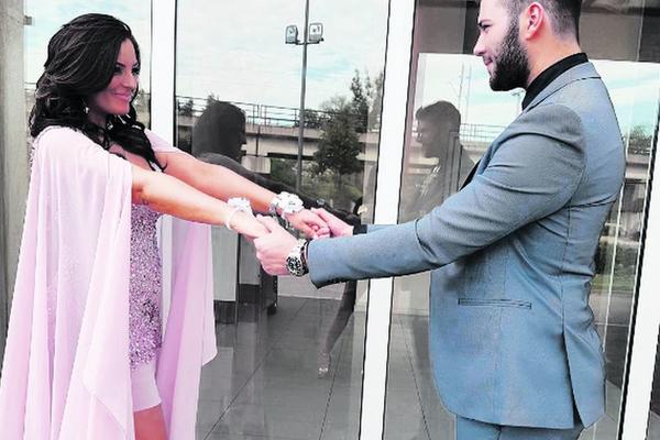 PAR IZ ZVEZDA GRANDA STAJE NA LUDI KAMEN! Ovo su svi detalji glamurozne svadbe koja će trajati DVA DANA!