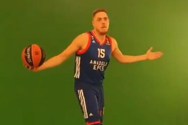 MAESTRALNO! Vladimir Štimac je dabl-dabl mašinerija! (FOTO)