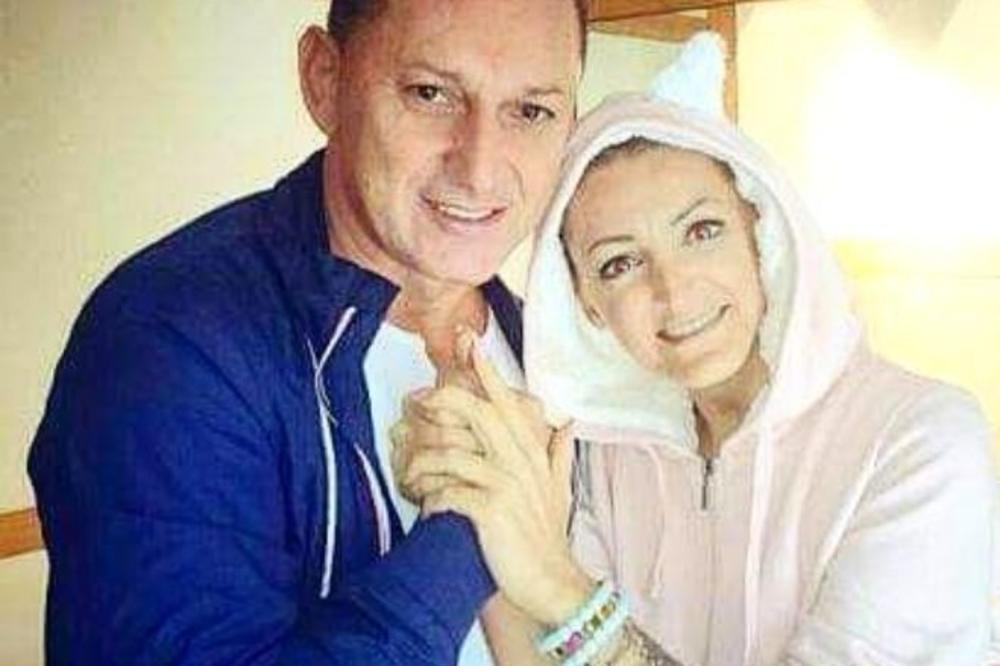 U NJU JE UŠAO NEKI NEMIR... Šako otkrio zašto je Dona Ares ostavila muža mesec dana pred smrt! (FOTO)