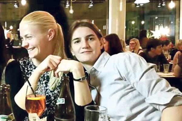 Ana Brnabić i njena partnerka su BEBI dali RUSKO IME! Evo šta ONO ZAPRAVO ZNAČI