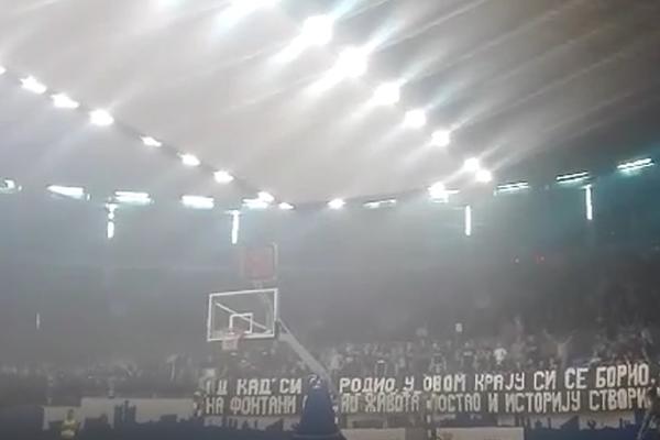 Grobari opleli jako po funkcioneru ŽKK Partizan! Pevala se pesma sa početka 21. veka! (VIDEO)
