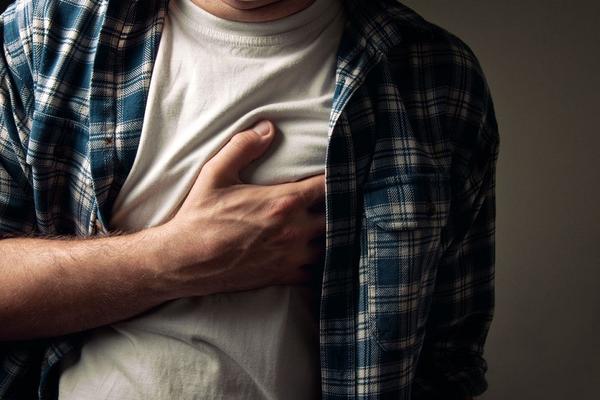 Infarkt se može osetiti i mesec dana ranije! Dobro se pazite ako osećate ovih 8 simptoma! (FOTO) (VIDEO)