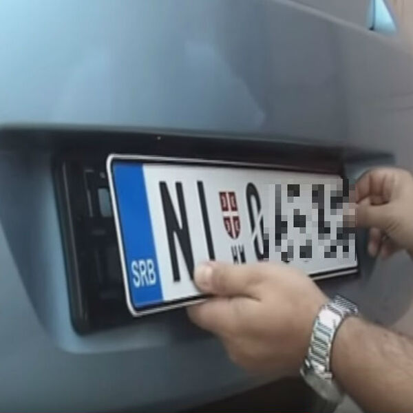 Radio na registraciji i osiguranju vozila, pa sastavljao lažnu dokumentaciju: Uhapšen Nišlija, potkradao kompaniju!