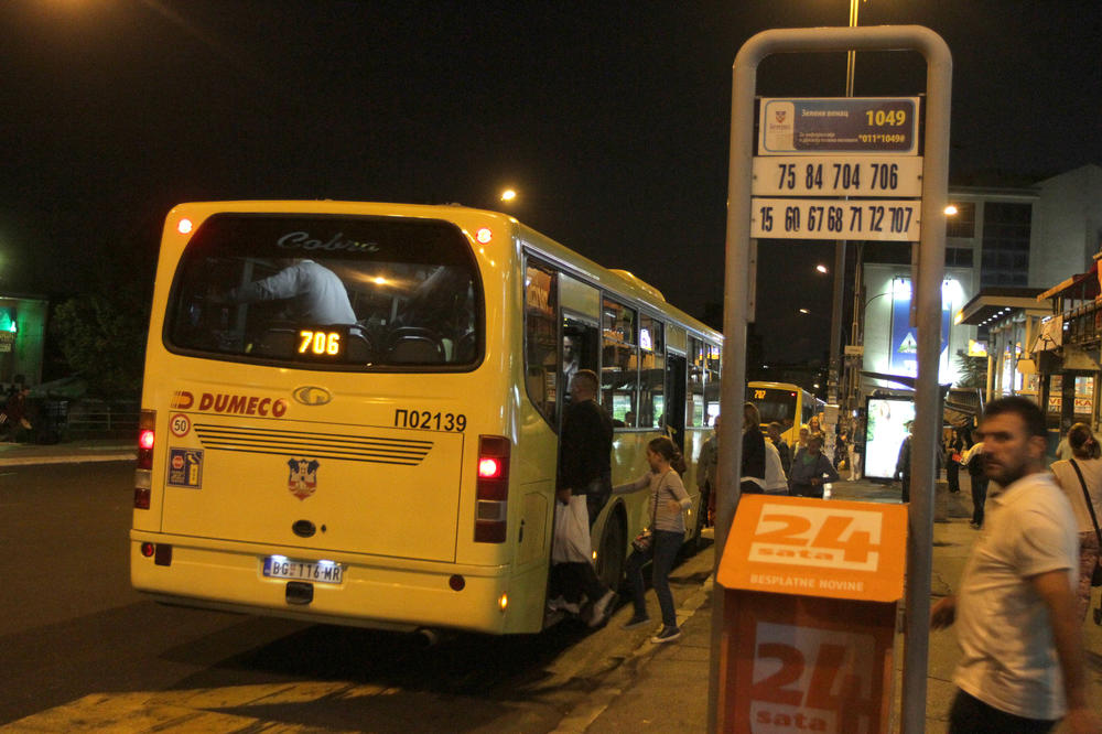Horor u Nišu! Zmija izletela iz autobuske stanice usred grada i ujela čoveka, hitno prebačen na Infektivnu klinku