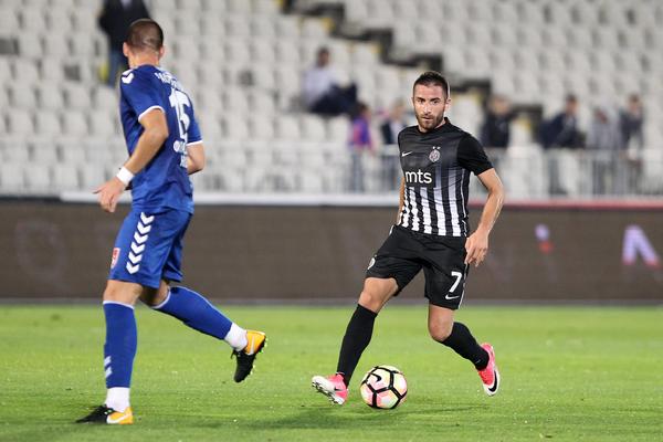 DA LI JE MOGUĆE? Znate li koliko puta u karijeri je Zoran Tošić dao gol iz penala?! (VIDEO)