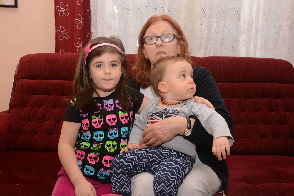 PORODICA PETROVIĆ REŠILA STAMBENI PROBLEM: Imaćemo krov nad glavom!