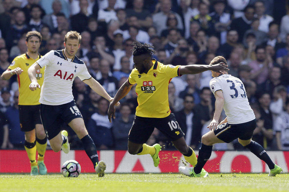 Ovo ni Tarantino ne bi režirao! Napadač Votforda iznajmio prostitutke, pa nezadovoljan uslugom tražio novac nazad! (FOTO) (VIDEO)