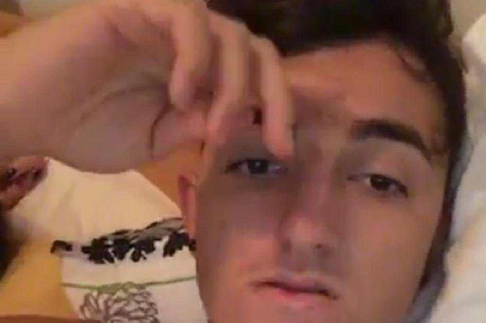 VEĆ JE SKAPIRAO ŠTA ZNAČI ESTRADA! Lukasov sin bez ODEĆE objavio fotke iz kreveta sa DEVOJKOM!