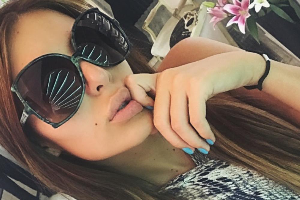 NJENO UMETNIČKO IME BIĆE TASONA! Ona će zaludeti estradu, a nemate pojma o KOME JE REČ!