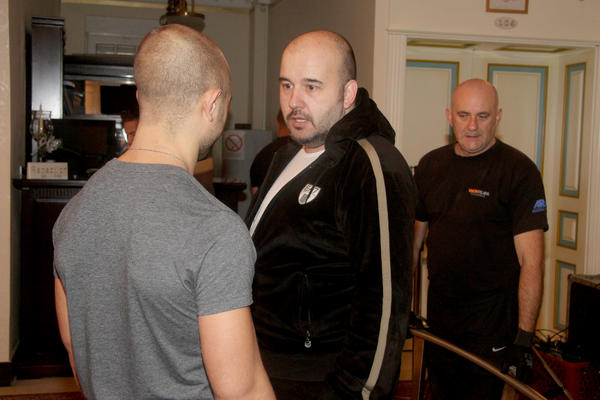 PLAŠIM SE DA ĆE ME NEKO ROKNUTI KAD ISPRIČAM SVE ŠTO ZNAM: Srpski fotograf otkrio tajne poznatih pevačica! (FOTO)