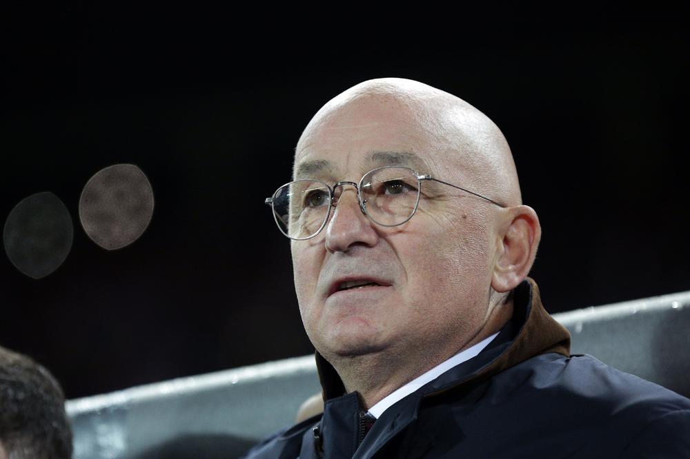 MRTVO MORE! Srbijo, da li si svesna da tvoji Orlovi danas igraju za prolazak na Mundijal? Sudeći po ovome - i ne baš! (FOTO)