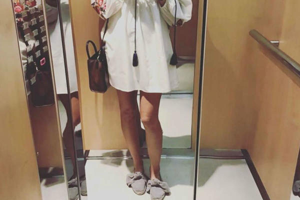 Jelena Đoković u crvenom topu i uskim helankama: Ovakvo izdanje Novakove žene nikad niste videli!