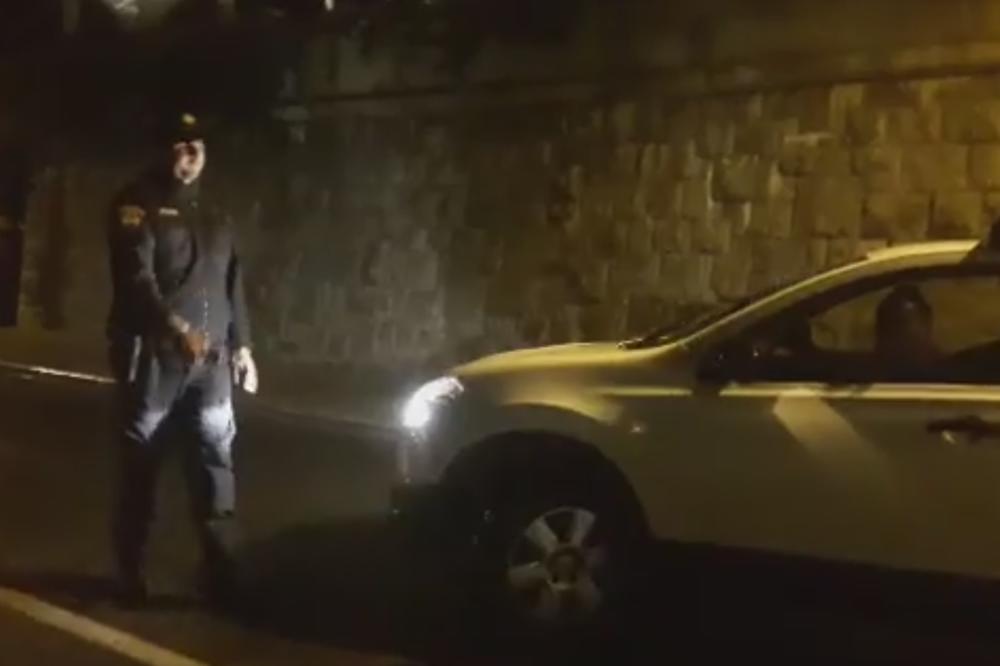 PANIKA NA SPILTSKOJ PLAŽI,  BOMBAŠ SAMOUBICA PRETI DA ĆE SE RAZNETI: Policija pokušava da ga odgovori da ne aktivira bombu! (VIDEO)