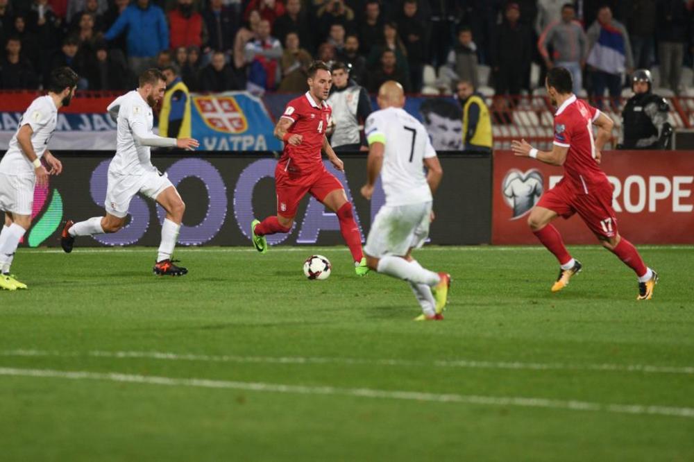 'EJ, BRE, LJUDI! Prštalo u svlačionici Srbije na poluvremenu s Gruzijom! Zna se i ko je najviše vikao i trgao saigrače!