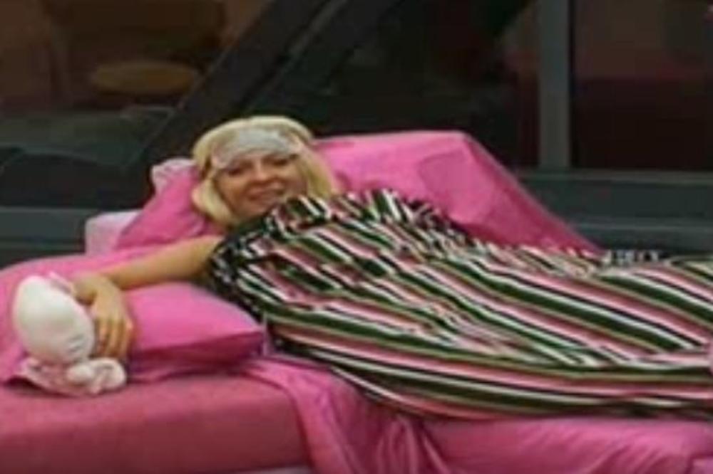 KARLEUŠA JE BILA U RIJALITIJU! Sećate se? Šurovala je sa Čankom, a onda ju je Miki razvalio od prozivanja! (VIDEO)