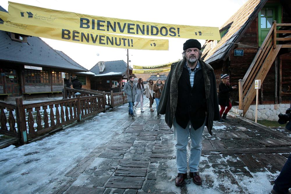 Kusturica u sukobu interesa, potpisivao ugovore sa svojom firmom?